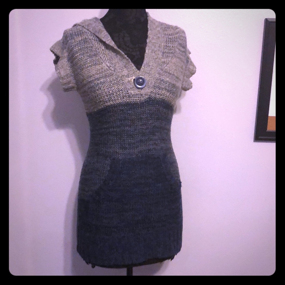 Henri Henri blue ombré, mini, hooded, sweater dress size M